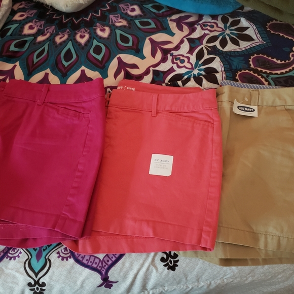LADIES shorts - Picture 3 of 3